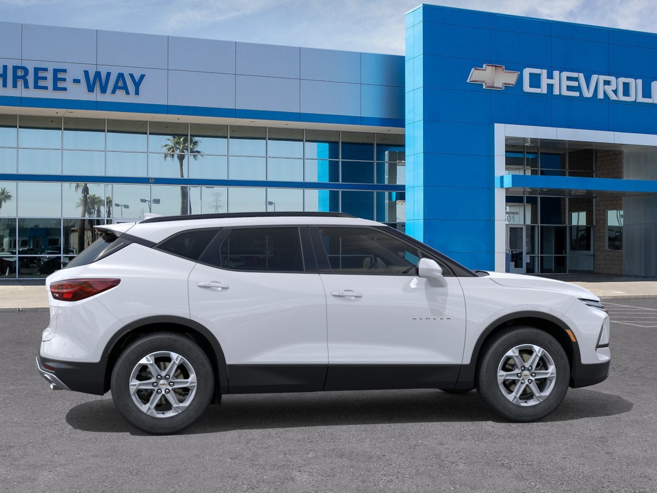 Used 2025 Chevrolet Blazer LT w/ Convenience Package AWD/4WD image 5