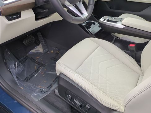 Certified 2026 BMW X1 xDrive28i w/ Technology Package image 16