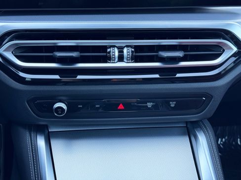 Used 2022 BMW i4 eDrive40 w/ M Sport Package image 31