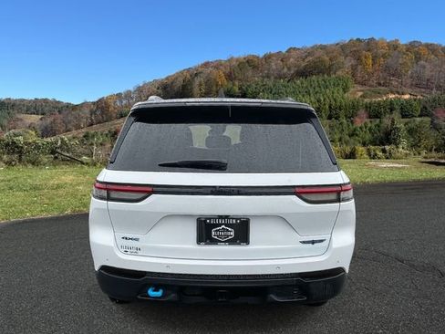 Used 2023 Jeep Grand Cherokee Trailhawk image 6