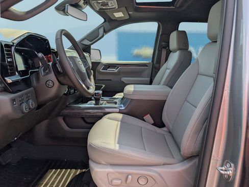 New 2026 Chevrolet Silverado 1500 LTZ w/ LTZ Premium Package AWD/4WD image 17
