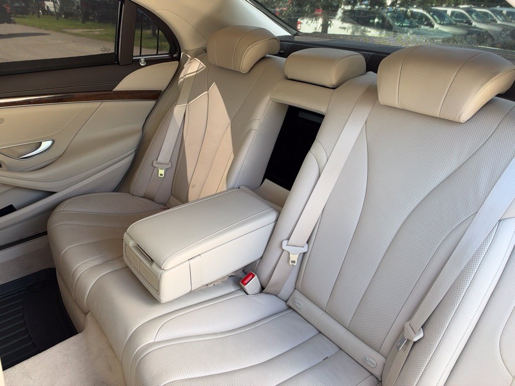 Used 2017 Mercedes-Benz S 550 Sedan image 11