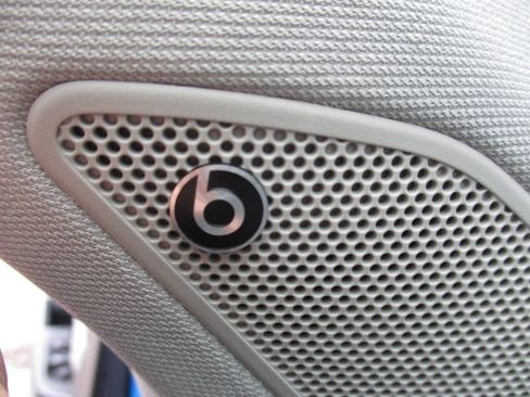 Used 2022 Volkswagen Taos SEL image 36