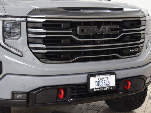 Used 2024 GMC Sierra 1500 AT4 w/ Technology Package AWD/4WD image 11
