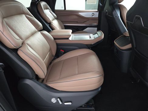 New 2027 Lincoln Navigator L Black Label AWD/4WD image 19