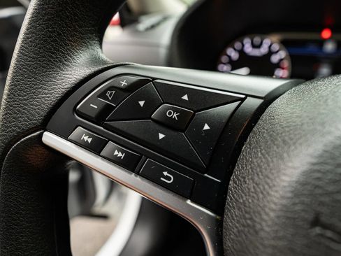 Used 2025 Nissan Sentra SV FWD image 33