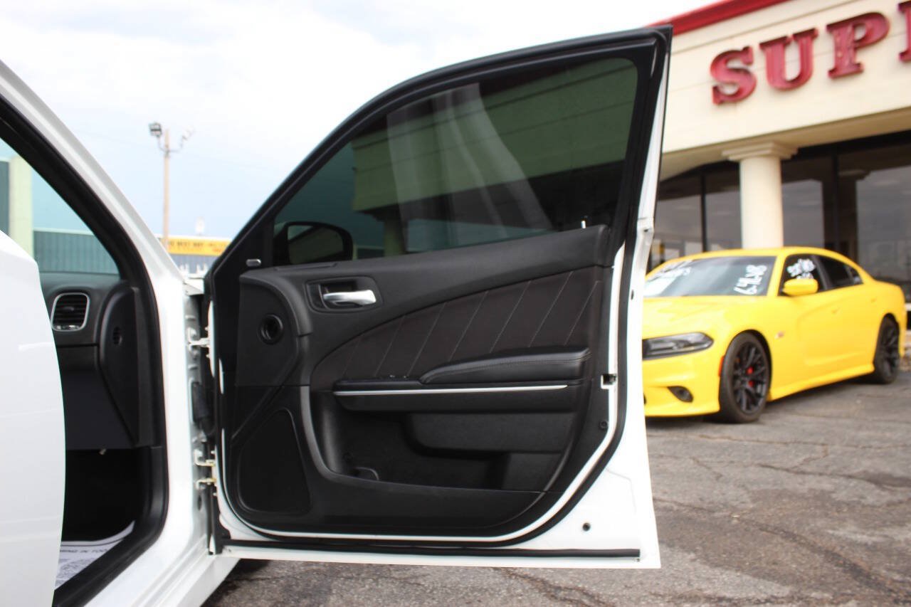 Used 2019 Dodge Charger Scat Pack RWD image 11