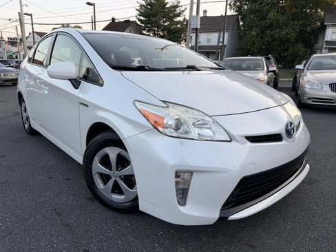 Used 2015 Toyota Prius Three FWD image 3