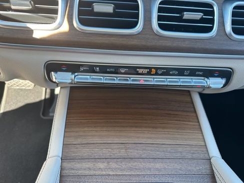 Certified 2025 Mercedes-Benz GLS 450 4MATIC image 15