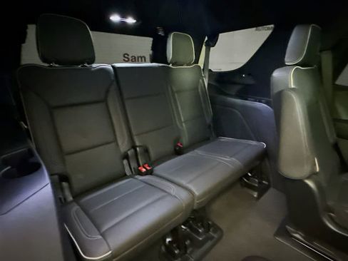 Used 2025 Chevrolet Tahoe Premier AWD/4WD image 32