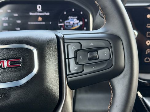 Used 2025 GMC Sierra 2500 AT4 w/ Technology Package AWD/4WD image 29