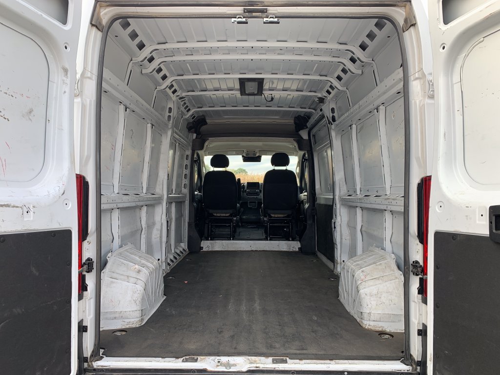 Used 2024 RAM ProMaster 2500 w/ Convenience Group FWD image 17