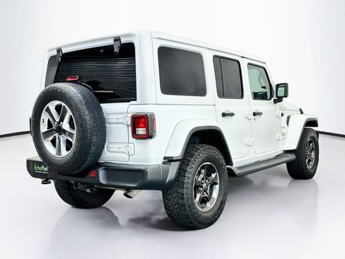 Used 2020 Jeep Wrangler Unlimited Sahara AWD/4WD image 9