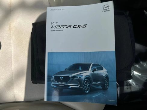 Used 2017 MAZDA CX-5 Touring w/ Preferred Equipment Package FWD image 18