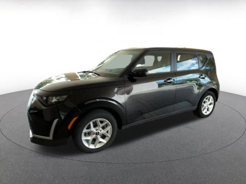 Used 2025 Kia Soul LX w/ LX Technology Package FWD image 8