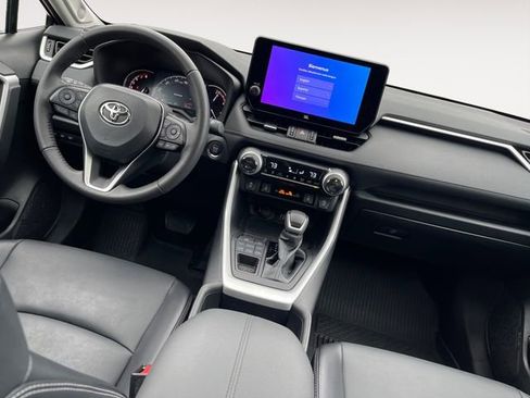 Used 2023 Toyota RAV4 XLE Premium image 10