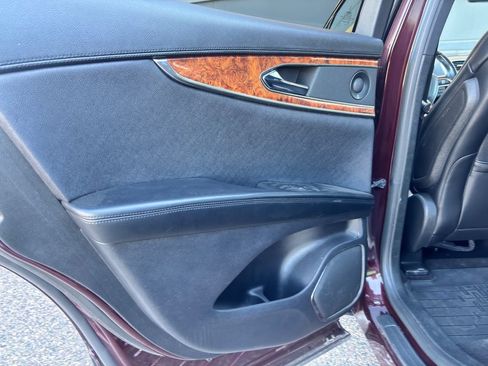 Used 2019 Lincoln Nautilus Reserve AWD/4WD image 40