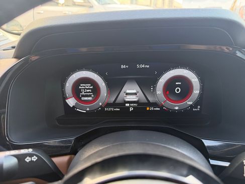 Used 2024 Nissan Pathfinder Platinum FWD image 21