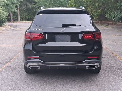 Used 2020 Mercedes-Benz GLC 300 4MATIC w/ AMG Line image 4