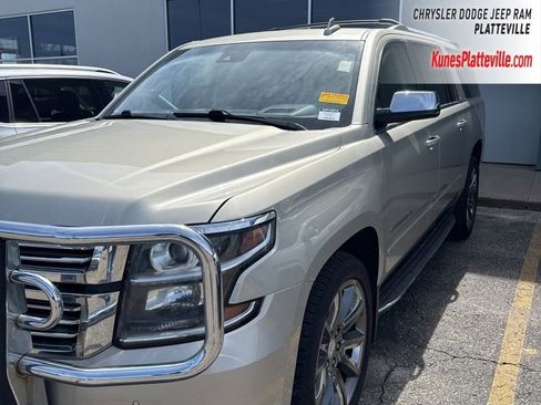 Used 2016 Chevrolet Suburban LTZ image 4