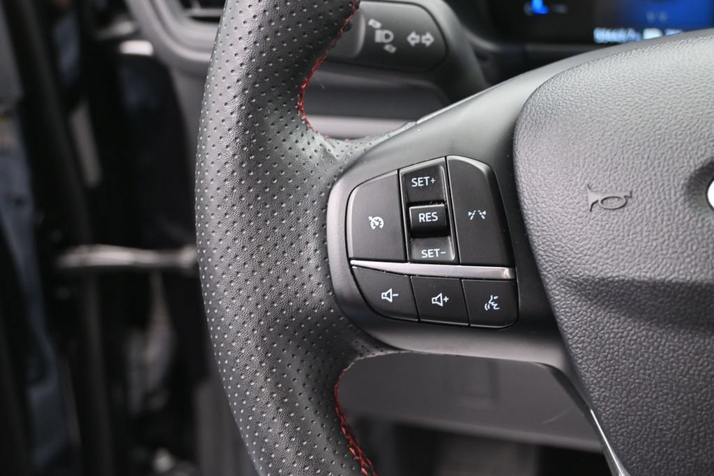 Used 2025 Ford Escape ST-Line Select AWD/4WD image 32