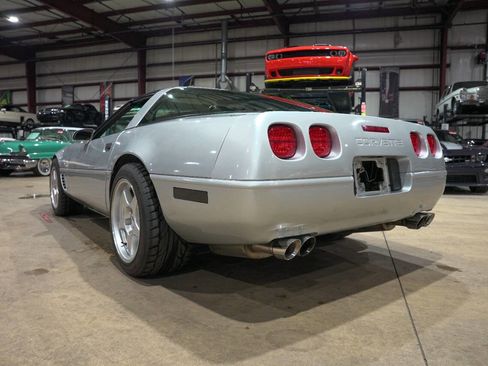 Used 1996 Chevrolet Corvette Coupe image 6