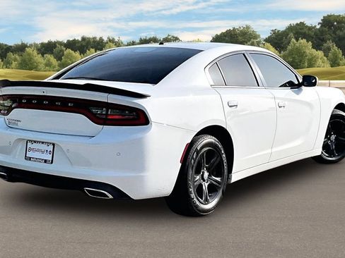 Used 2022 Dodge Charger SXT RWD image 12