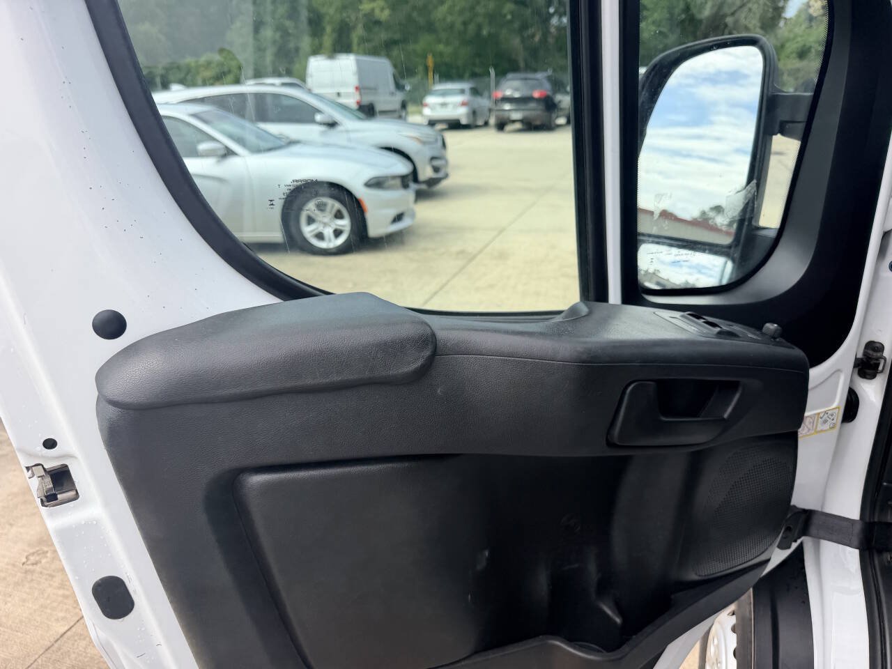 Used 2025 RAM ProMaster 2500 w/ Convenience Group FWD image 19