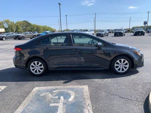 Used 2025 Toyota Corolla LE image 4