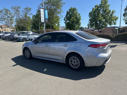 Used 2021 Toyota Corolla LE w/ Carpet Mat Package (TMS) FWD image 3