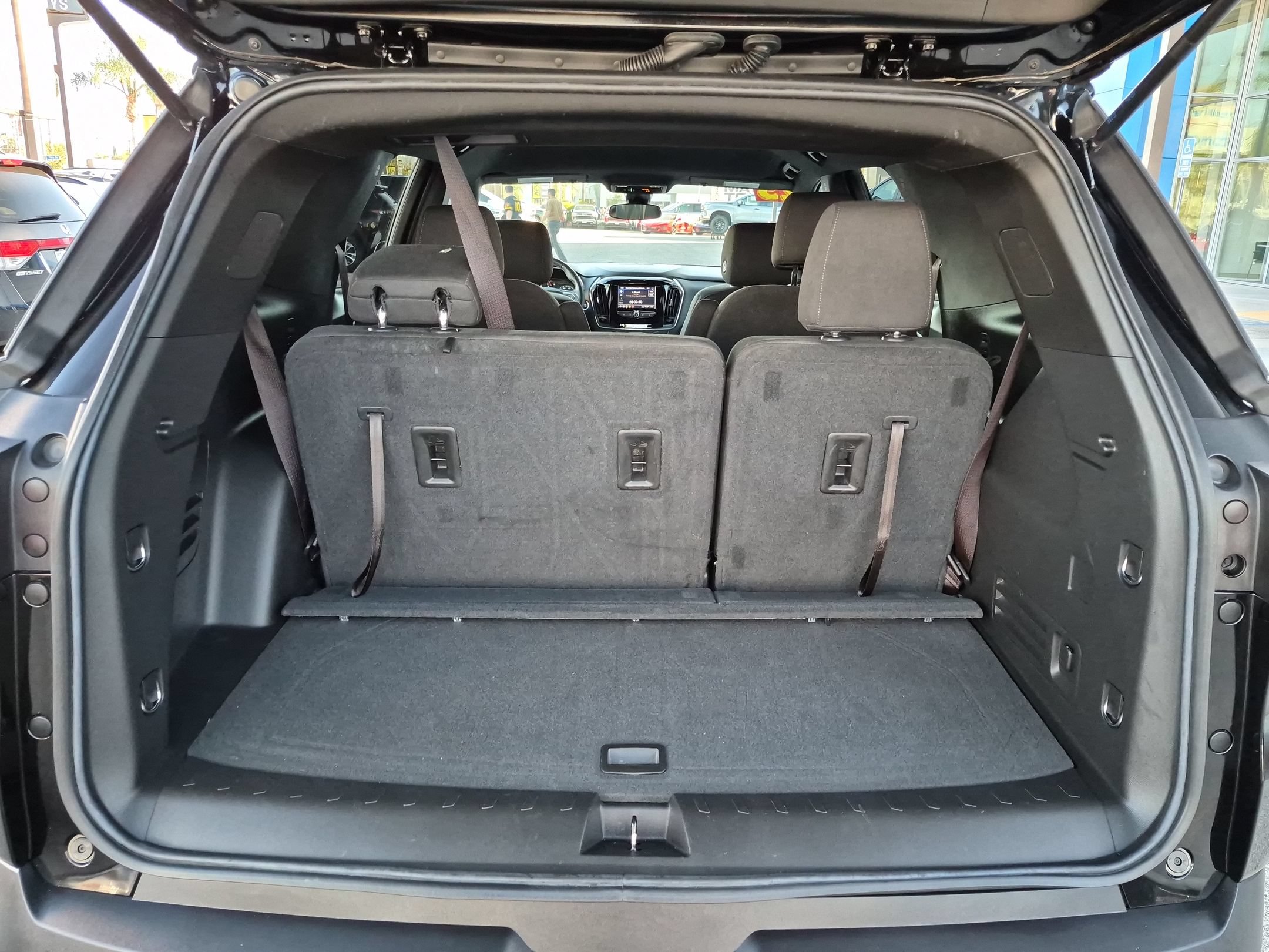 Used 2023 Chevrolet Traverse LT w/ LPO, Floor Liner Package FWD image 25