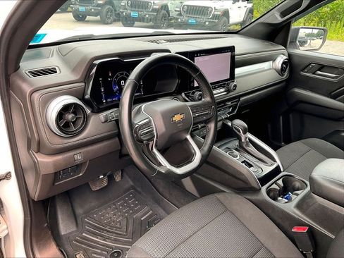 Used 2023 Chevrolet Colorado LT w/ LT Convenience Package AWD/4WD image 8