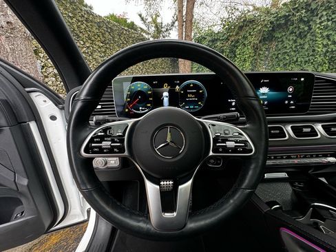 Used 2023 Mercedes-Benz GLS 450 4MATIC image 11