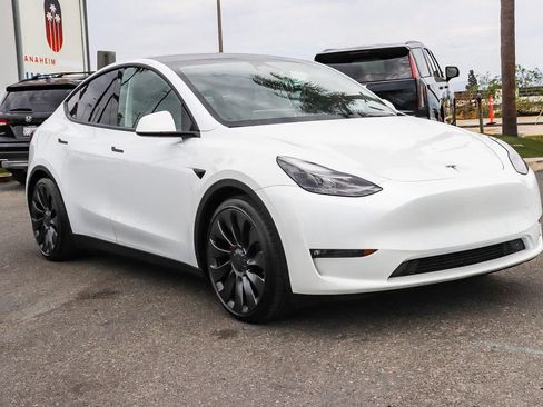 Used 2023 Tesla Model Y Performance AWD/4WD image 3
