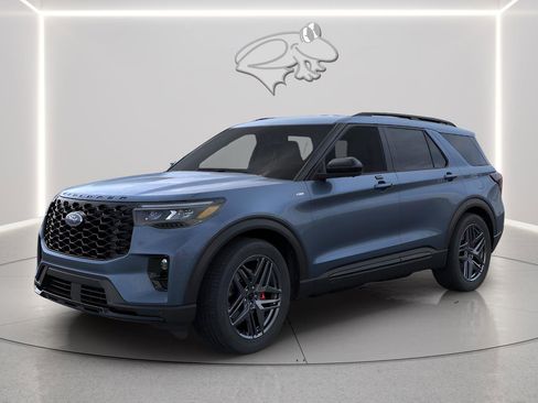 New 2026 Ford Explorer ST-Line w/ ST-Line Street Pack image 2