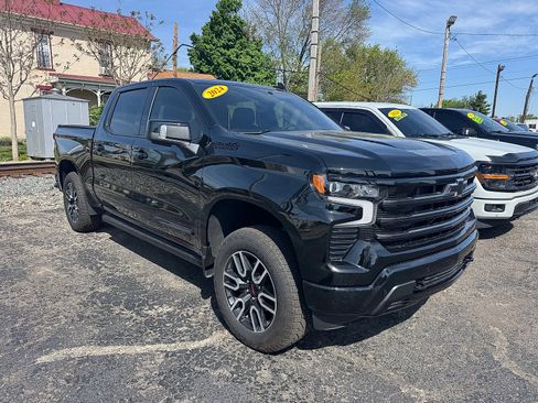 Used 2024 Chevrolet Silverado 1500 High Country w/ Midnight Edition AWD/4WD image 3