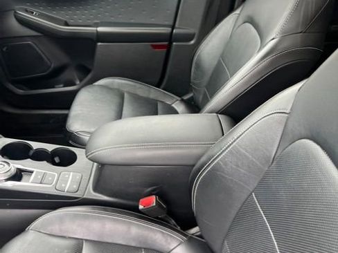 Used 2020 Ford Escape Titanium AWD/4WD image 17