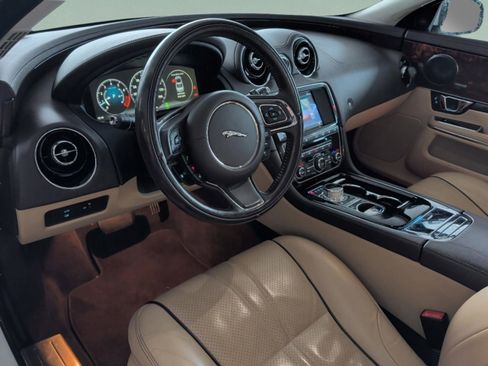 Used 2017 Jaguar XJ R-Sport image 38