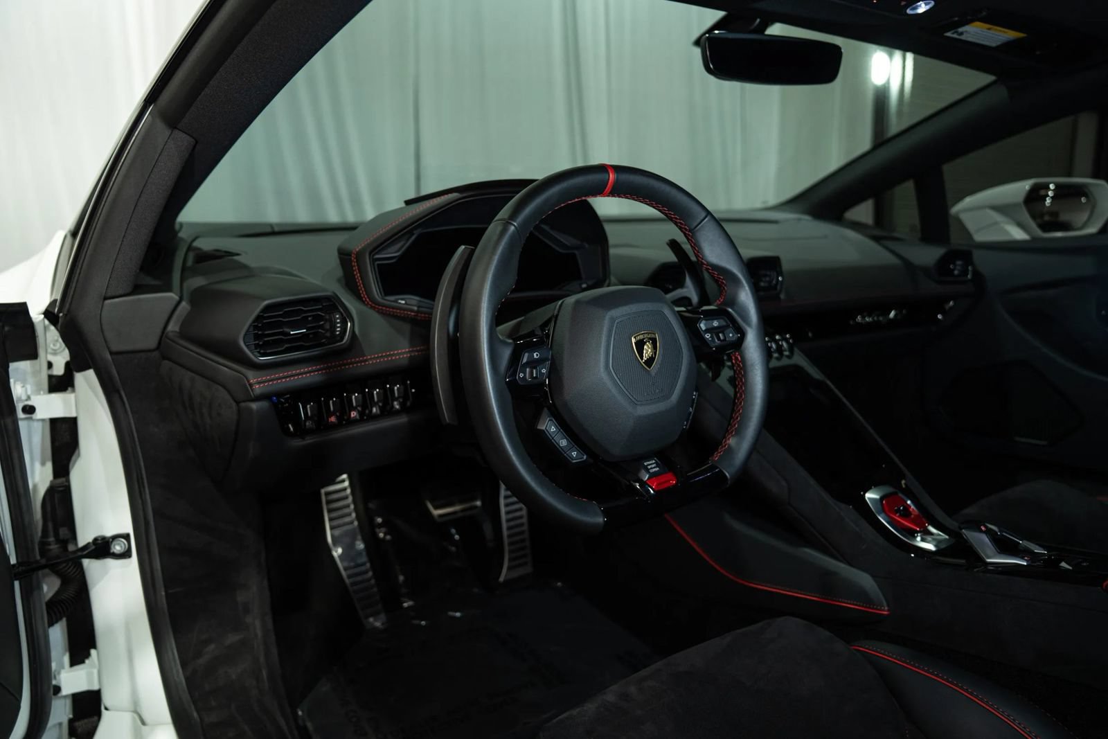 Used 2023 Lamborghini Huracan Tecnica RWD image 16