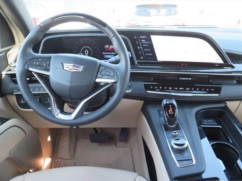 Used 2024 Cadillac Escalade ESV Premium Luxury w/ Performance Package image 21