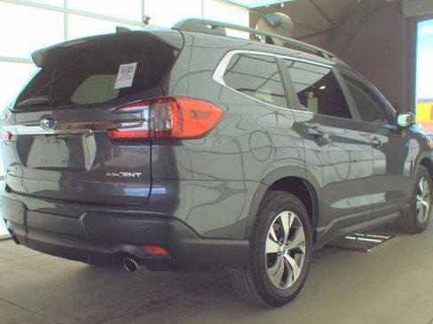 Used 2025 Subaru Ascent Premium image 2