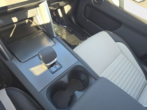 New 2026 Land Rover Discovery Sport Landmark AWD/4WD image 18