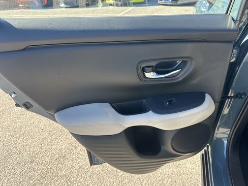 Used 2025 Honda HR-V LX image 24