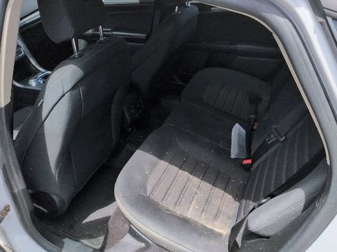 Used 2020 Ford Fusion SE FWD image 10