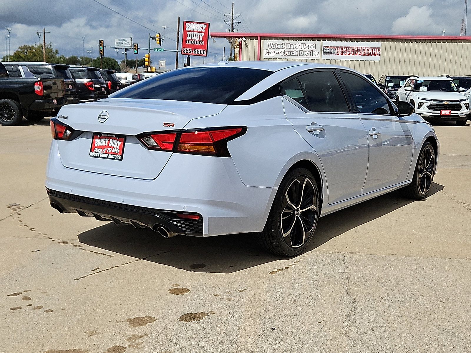Used 2023 Nissan Altima 2.5 SR FWD image 3