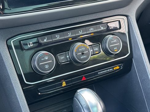 Used 2022 Volkswagen Atlas Cross Sport SE image 20