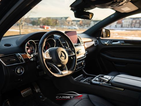 Used 2018 Mercedes-Benz GLE 43 AMG 4MATIC w/ Parking Assist Package image 13