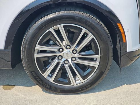 New 2026 Cadillac Lyriq Luxury AWD/4WD image 9