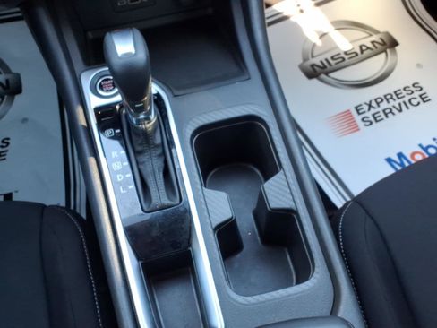 Certified 2022 Nissan Sentra SV w/ Trunk Package image 25