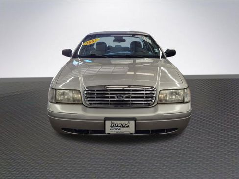 Used 2007 Ford Crown Victoria LX RWD image 3